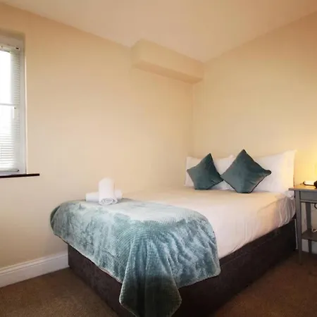 Large 3 Bed, City Centre * Galway