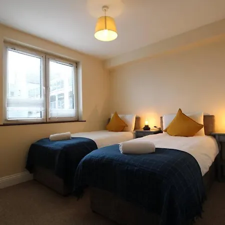 Large 3 Bed, City Centre Apartamento