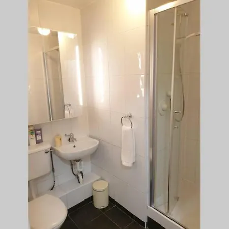 Large 3 Bed, City Centre *