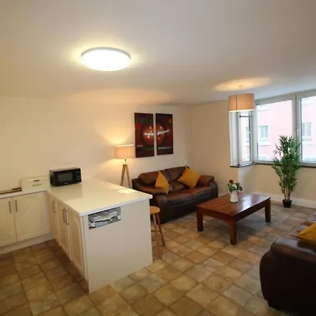 Large 3 Bed, City Centre
